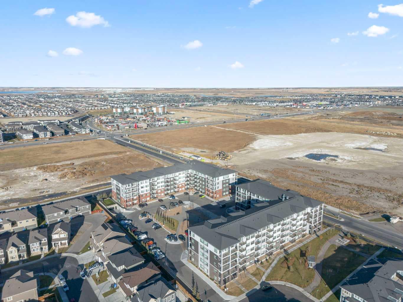 2418, 395 Skyview Parkway NE