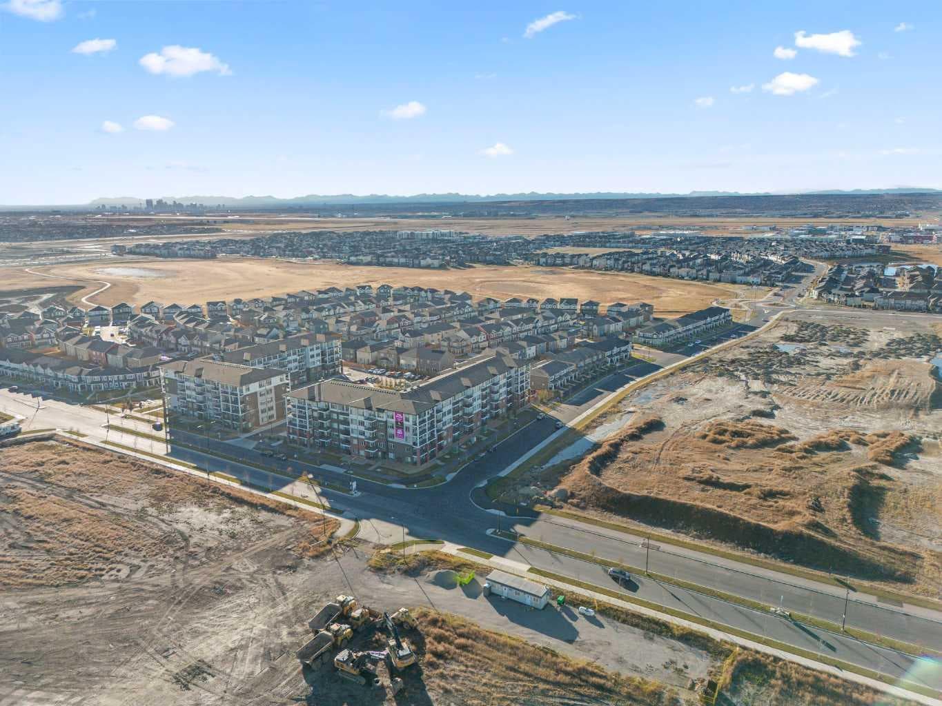 2418, 395 Skyview Parkway NE