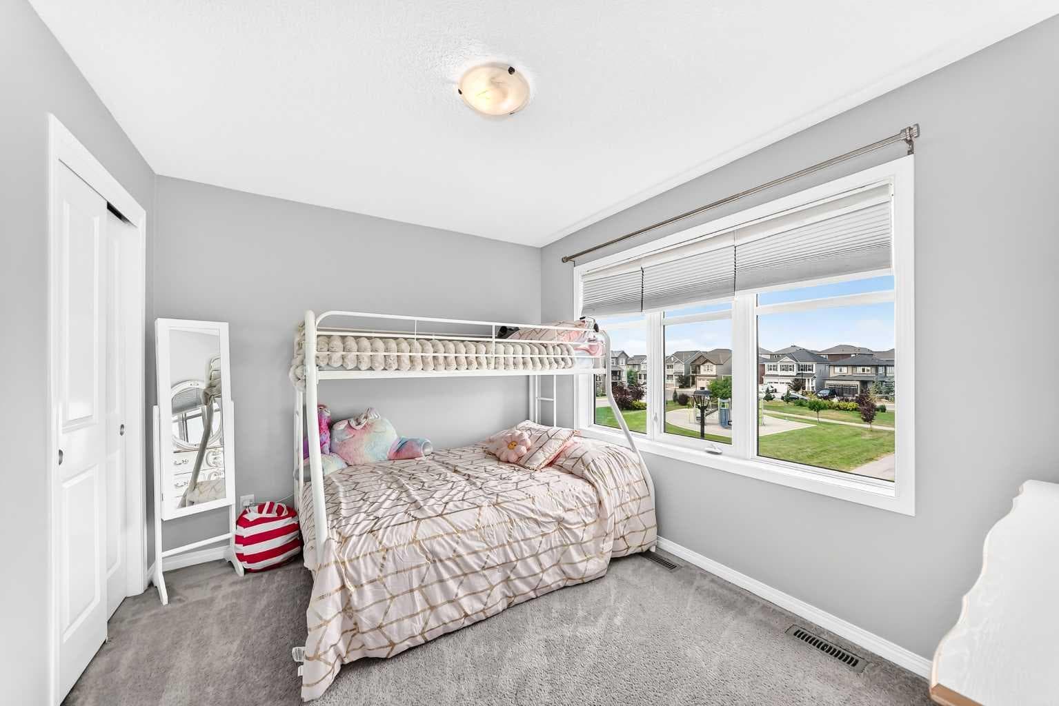 136 Windford Grove SW