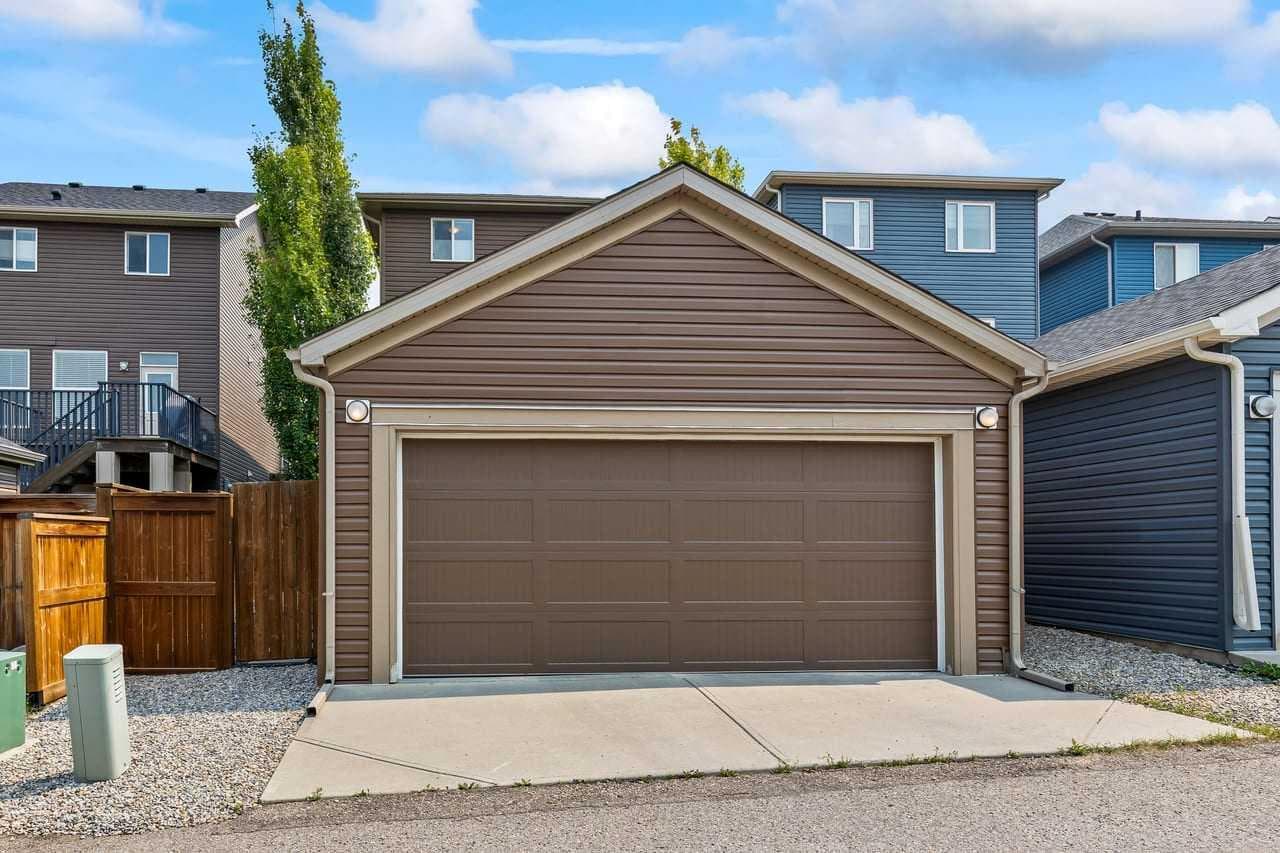 579 Evanston Drive NW