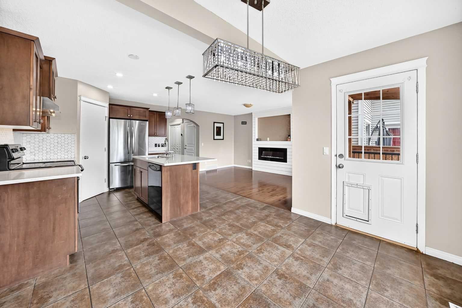 195 Taralake Way 