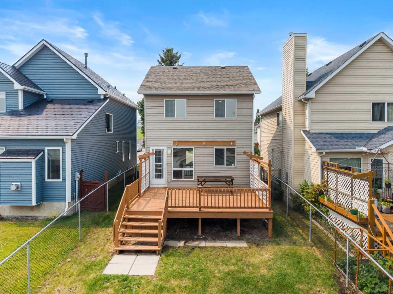 91 Hidden Crescent NW