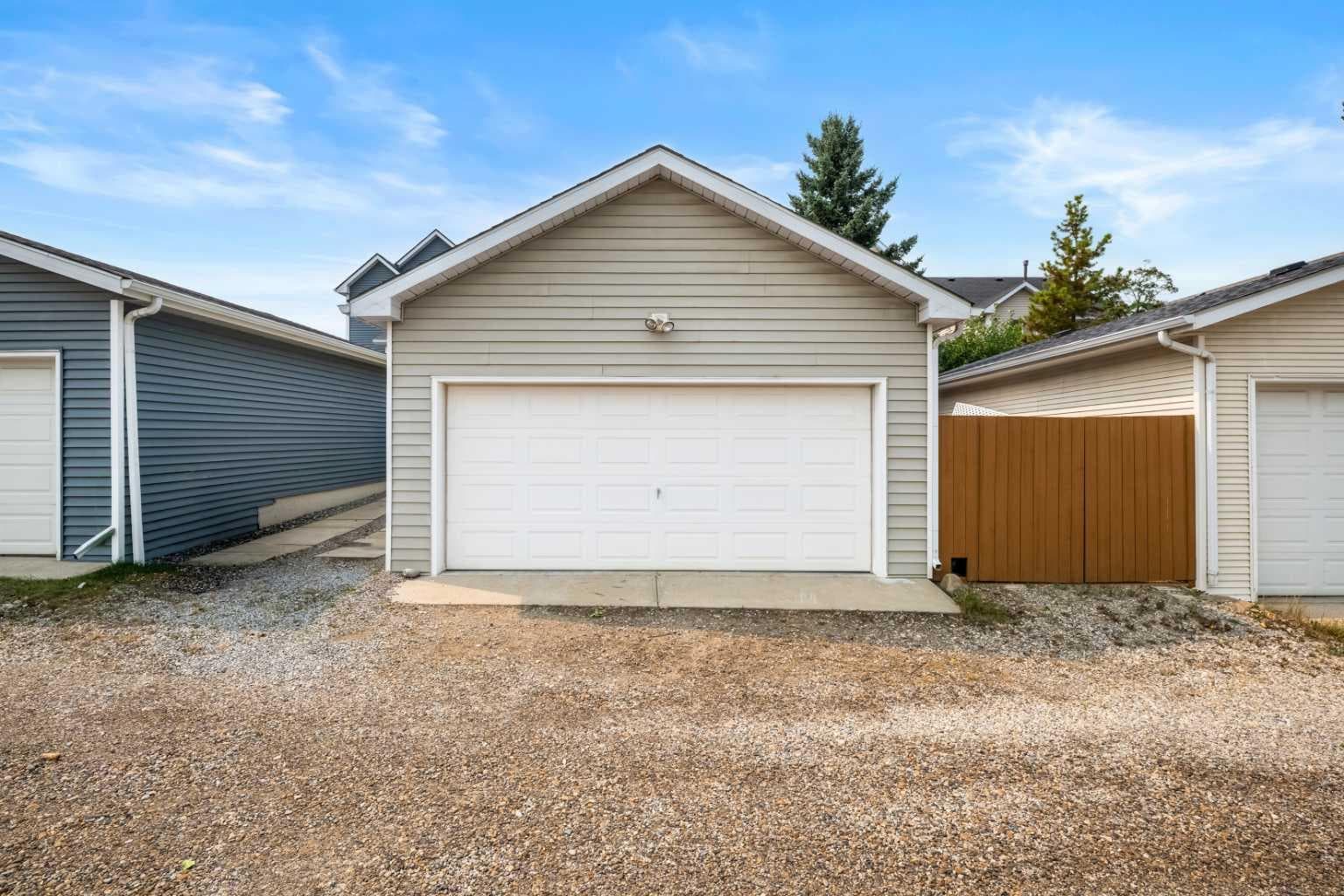 91 Hidden Crescent NW