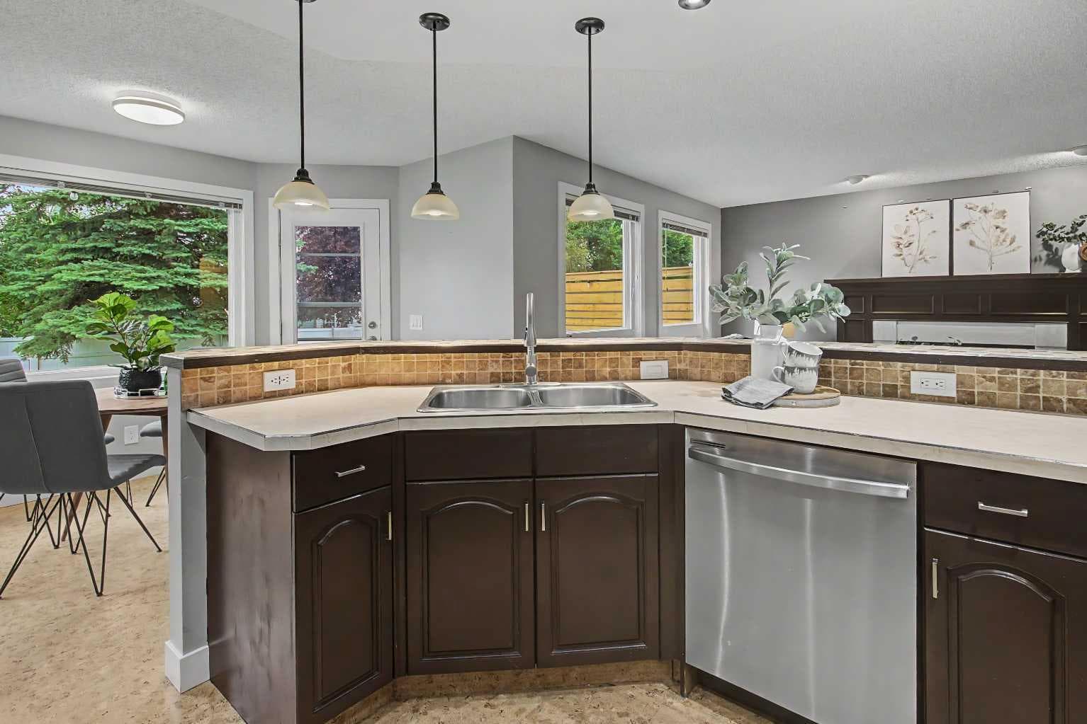 61 Wood Valley Road SW