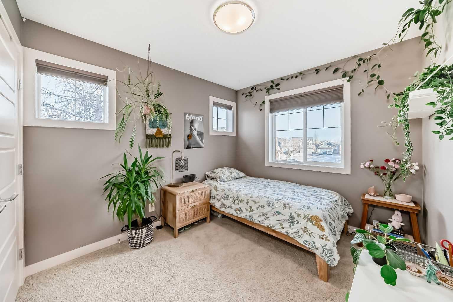 93 Williamstown Green NW