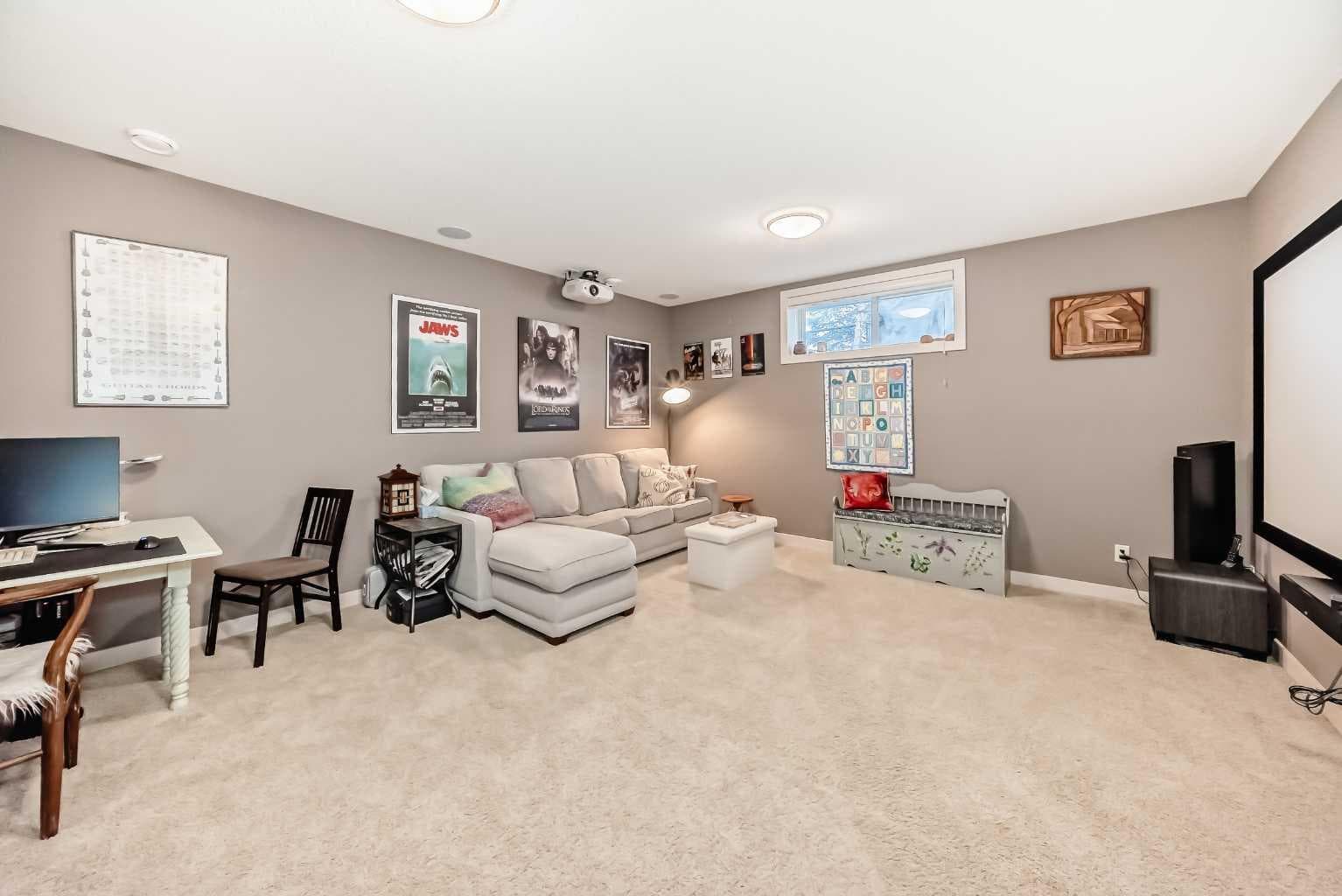 93 Williamstown Green NW