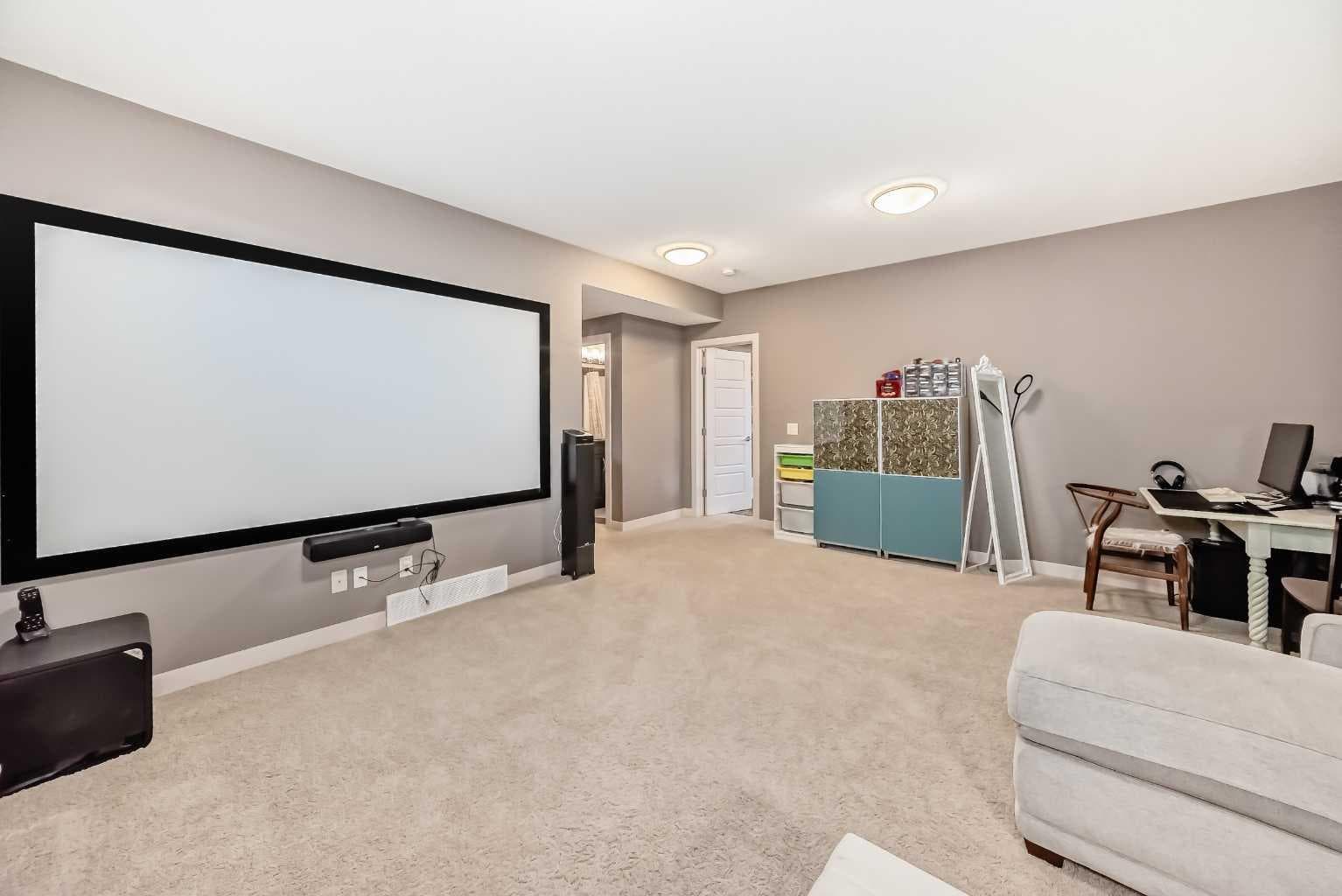 93 Williamstown Green NW