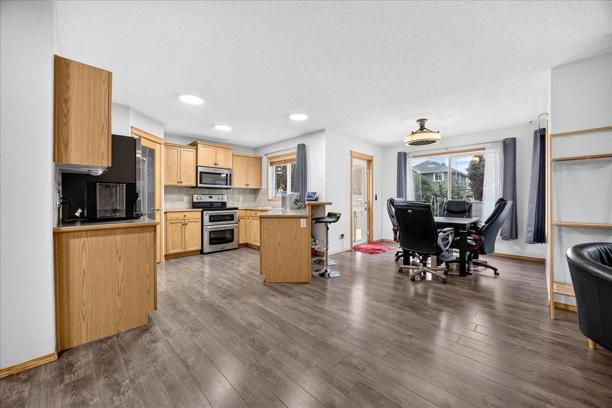 2745 Coopers Manor SW