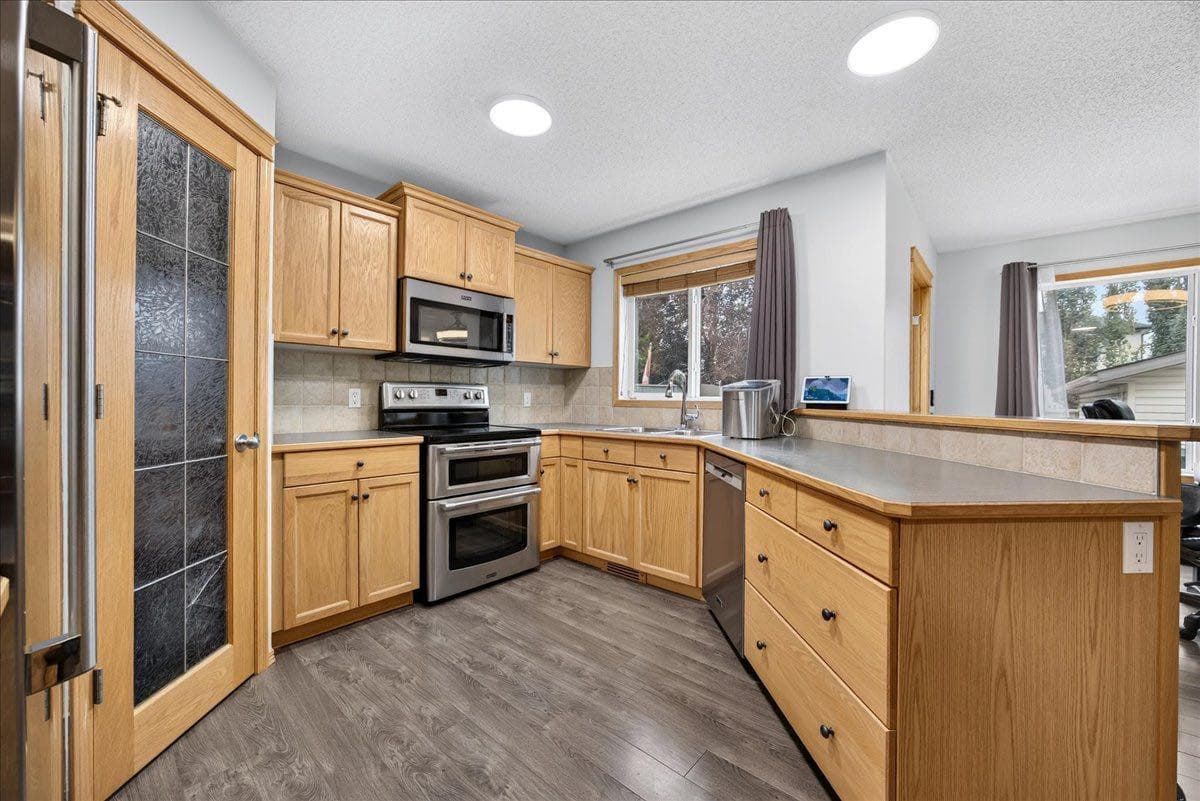 2745 Coopers Manor SW