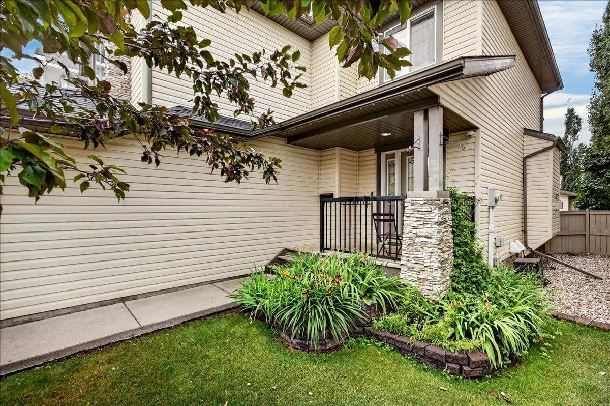 2745 Coopers Manor SW