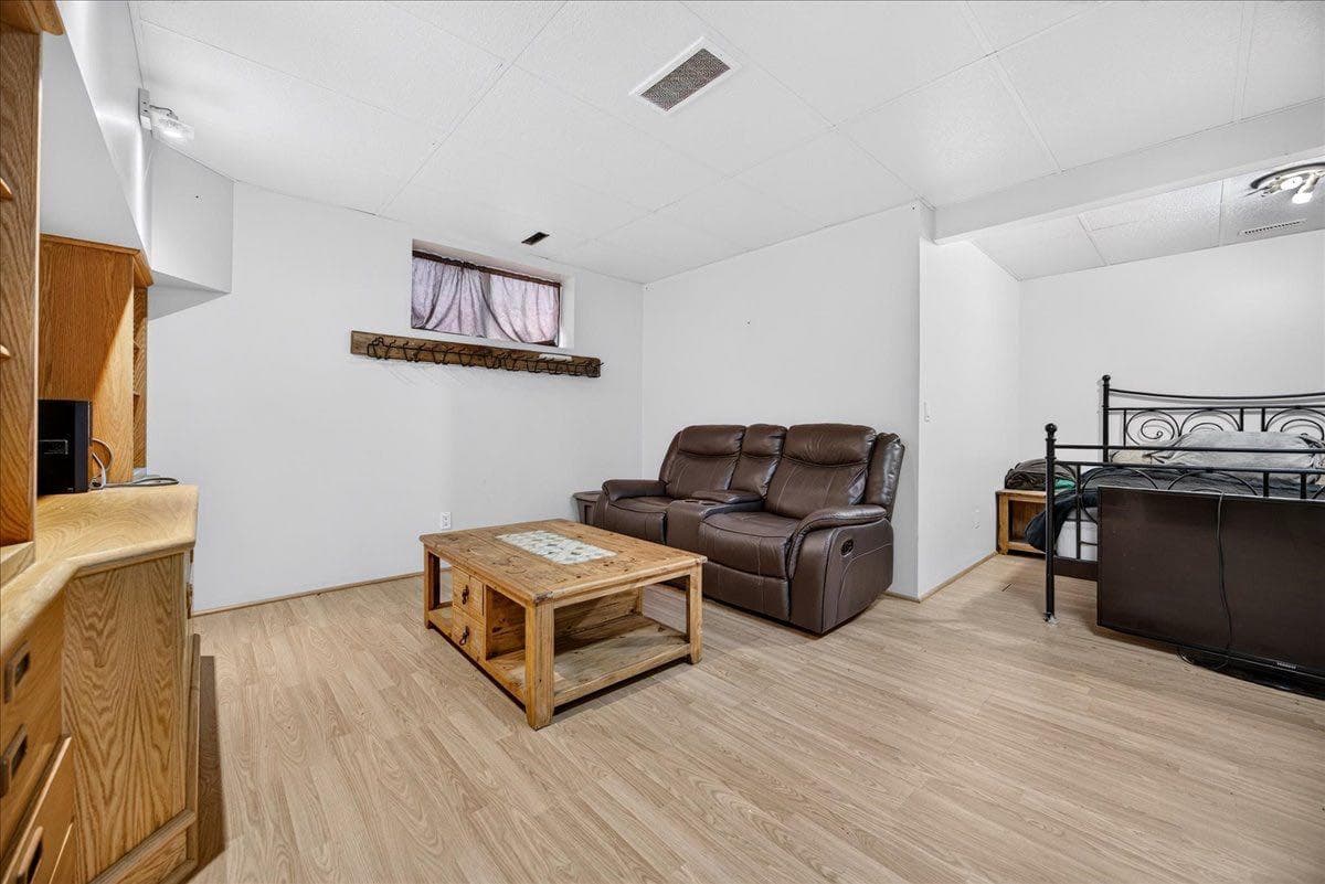 2745 Coopers Manor SW