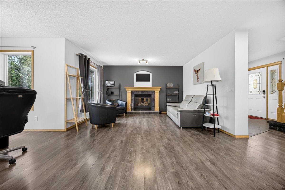 2745 Coopers Manor SW