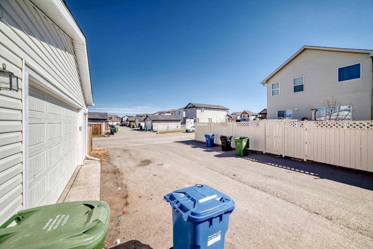 52 TARALAKE Street NE