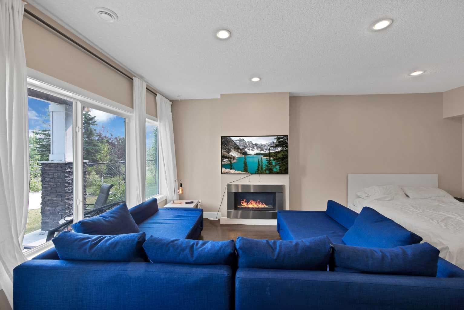 146 Canoe Crescent SW
