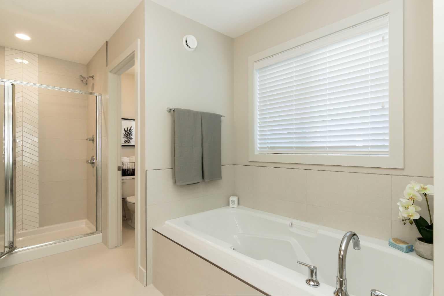 542 Rivercrest View 
