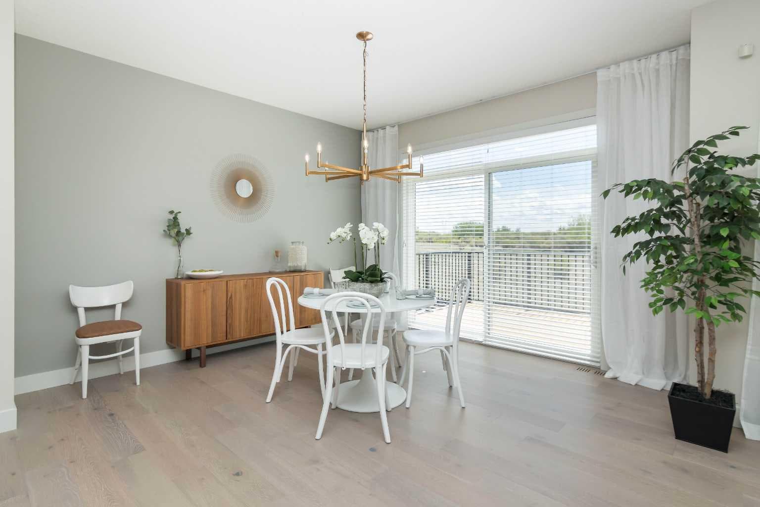 542 Rivercrest View 