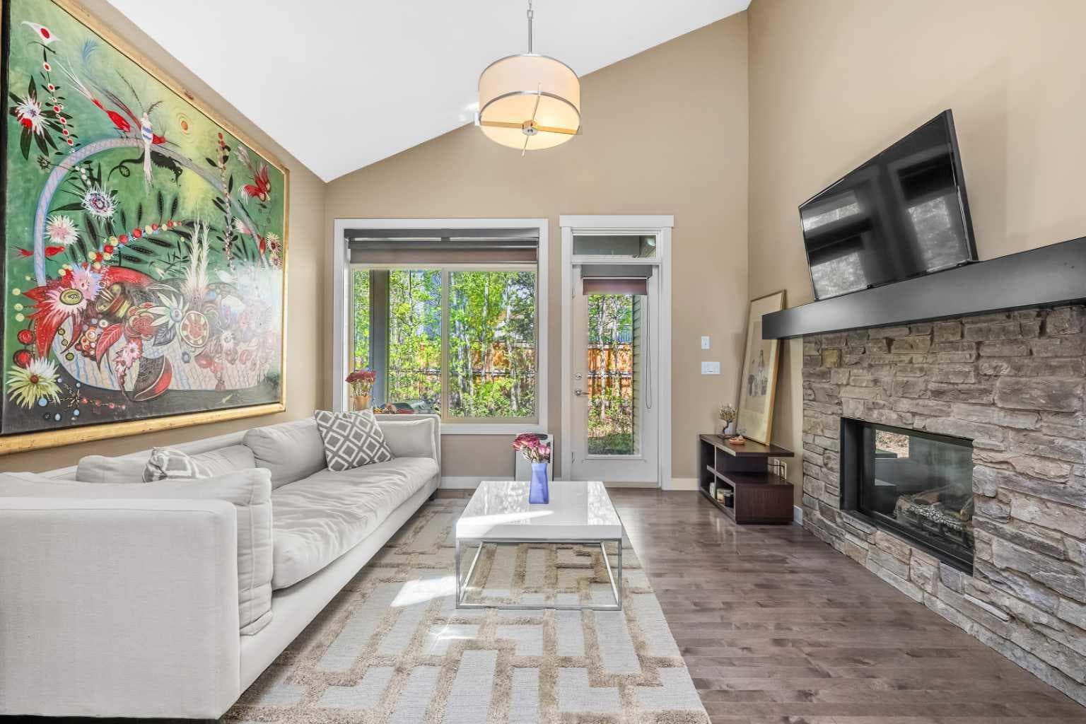 63 Cortina Villas SW