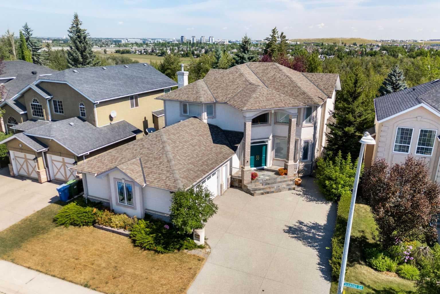 250 Diamond Drive SE