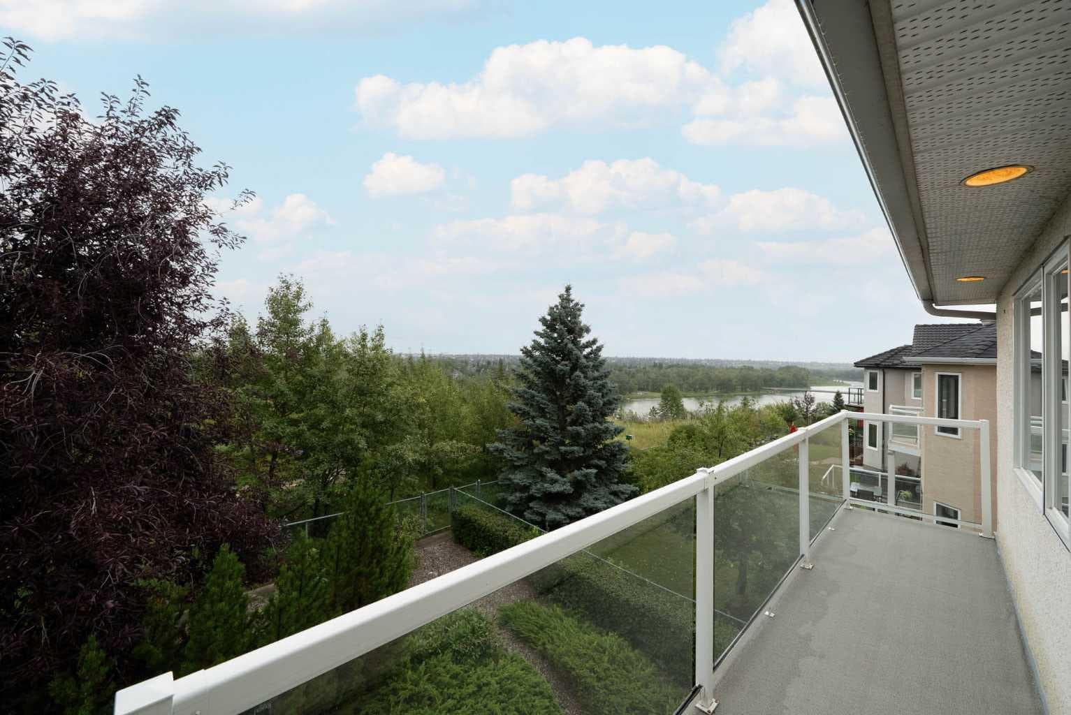 250 Diamond Drive SE