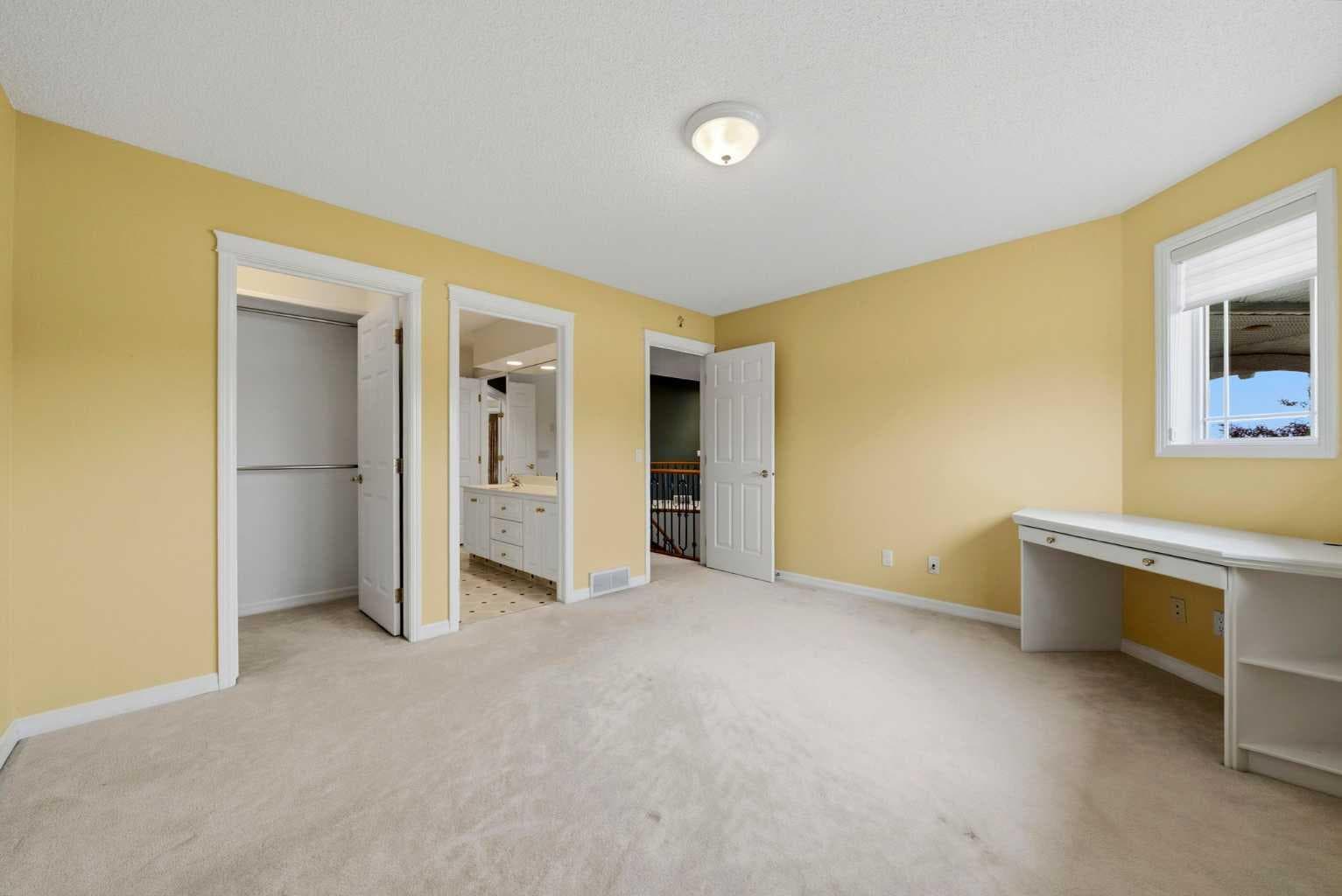 250 Diamond Drive SE