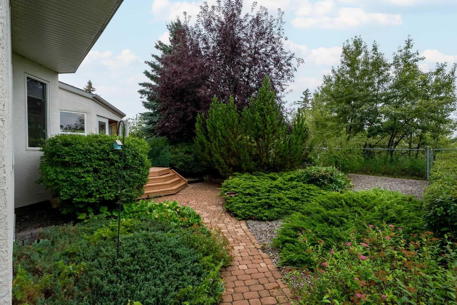 250 Diamond Drive SE