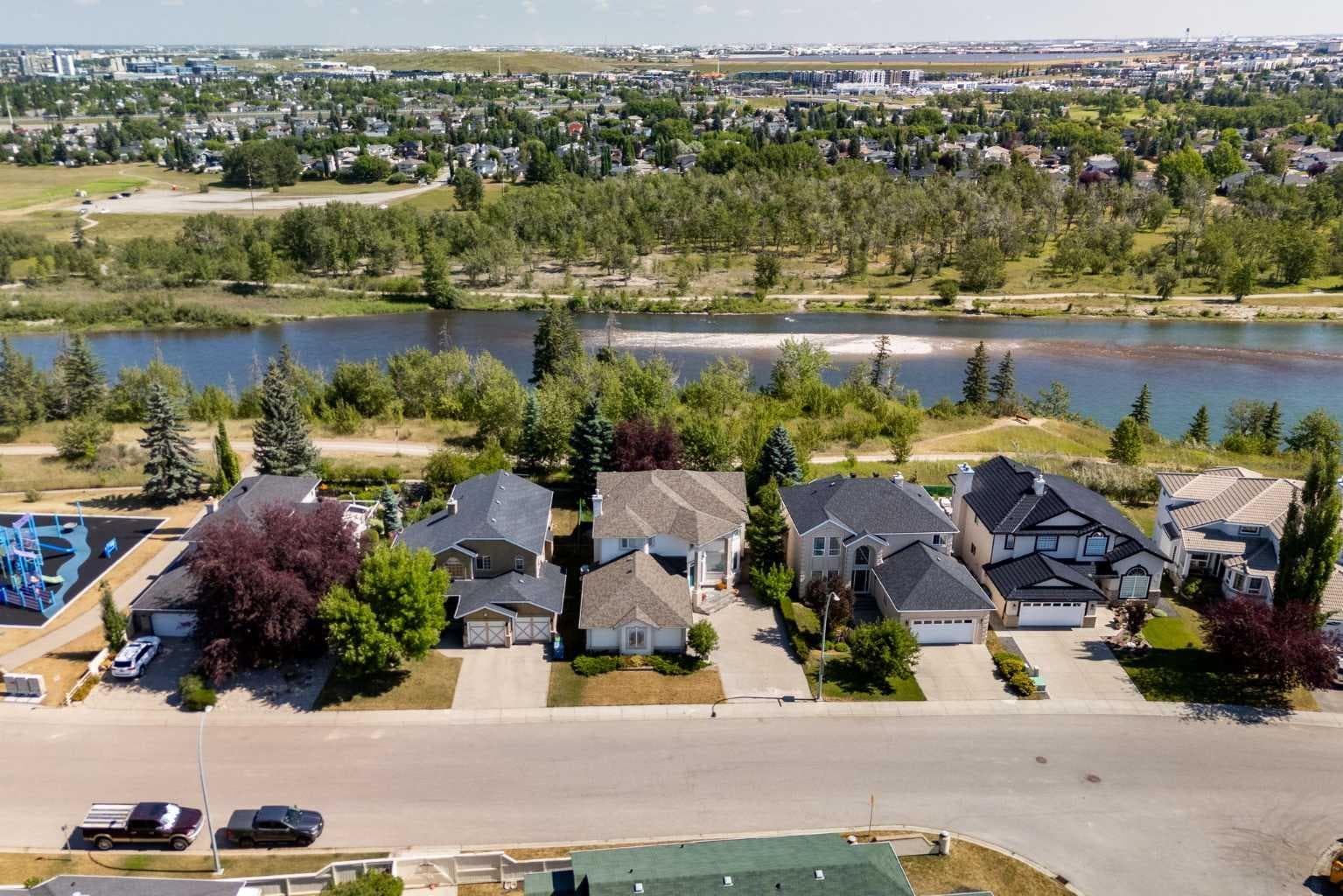 250 Diamond Drive SE