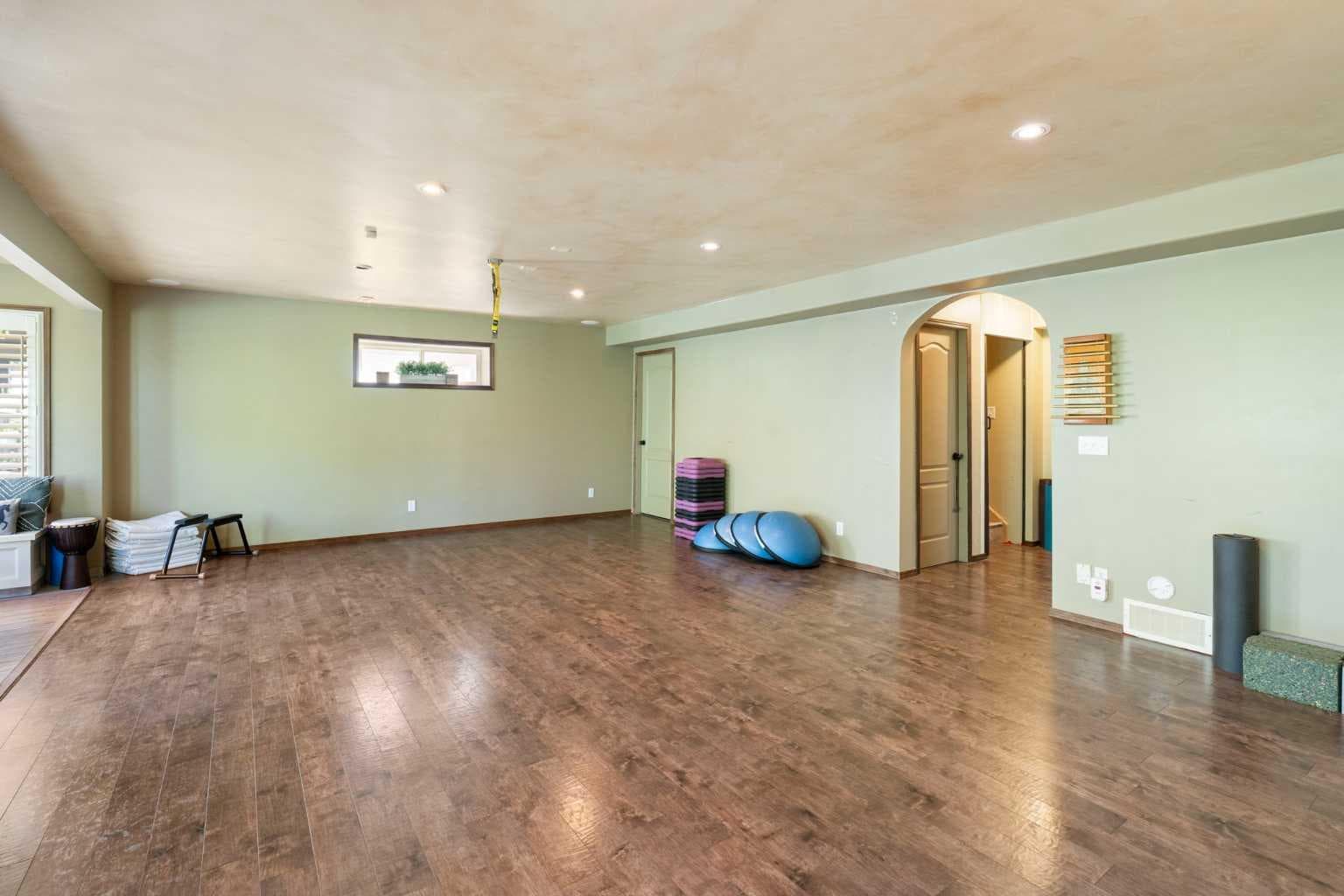 382 Tuscany Ravine Road NW