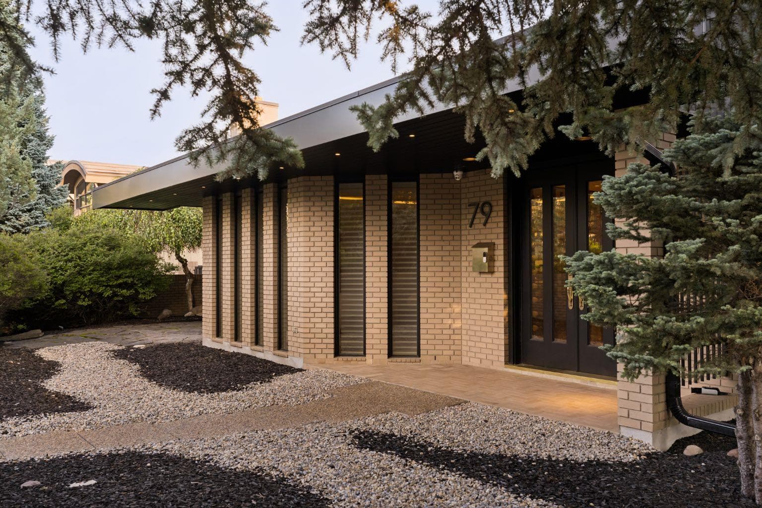 79 Bel-Aire Place SW