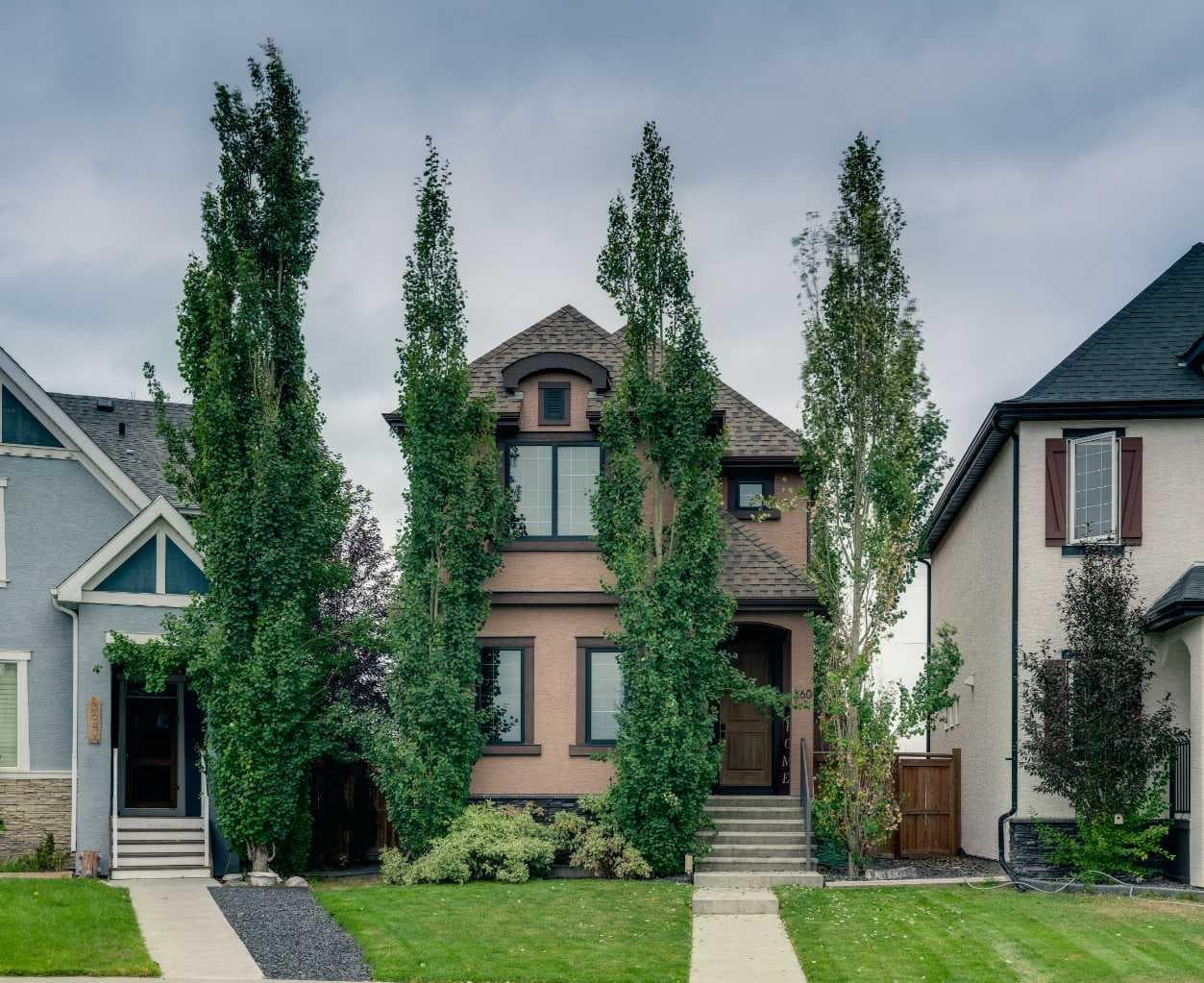 360 Marquis Heights SE