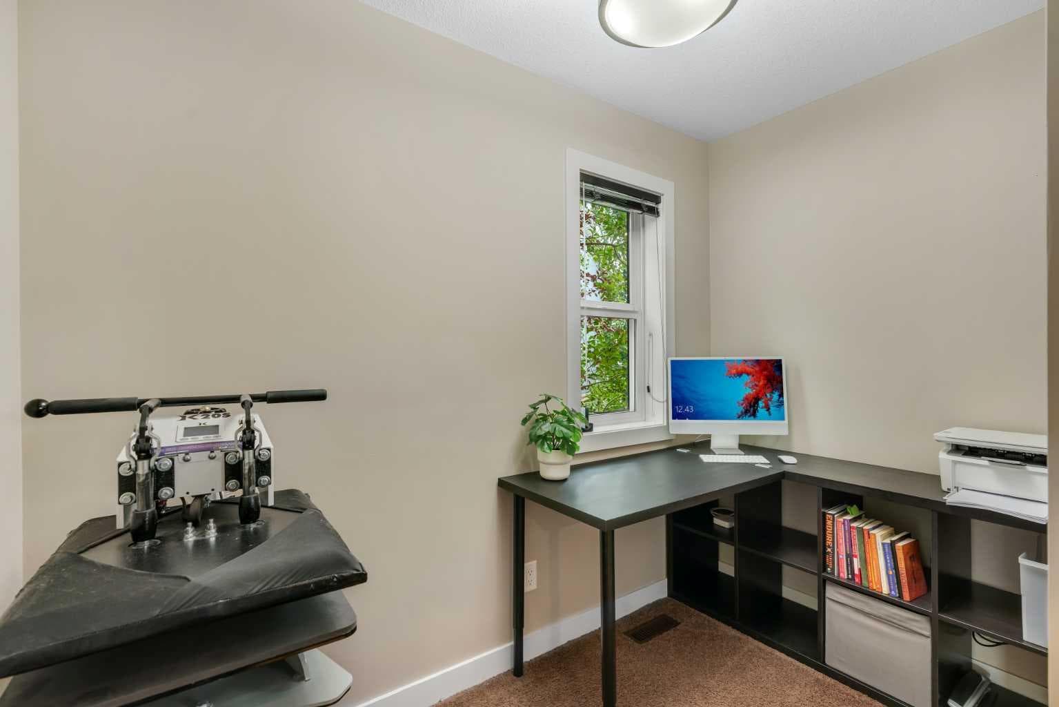 360 Marquis Heights SE