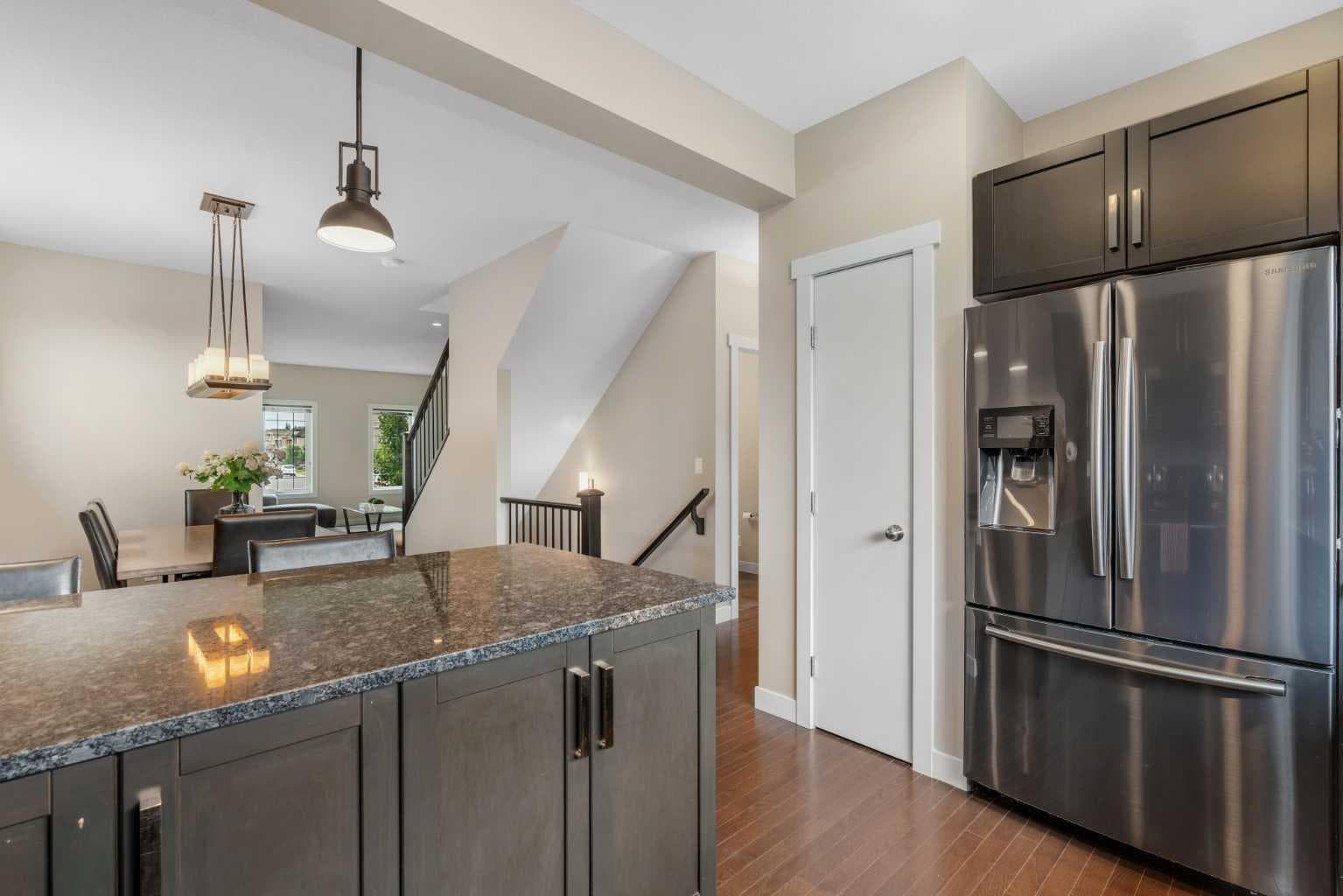 360 Marquis Heights SE