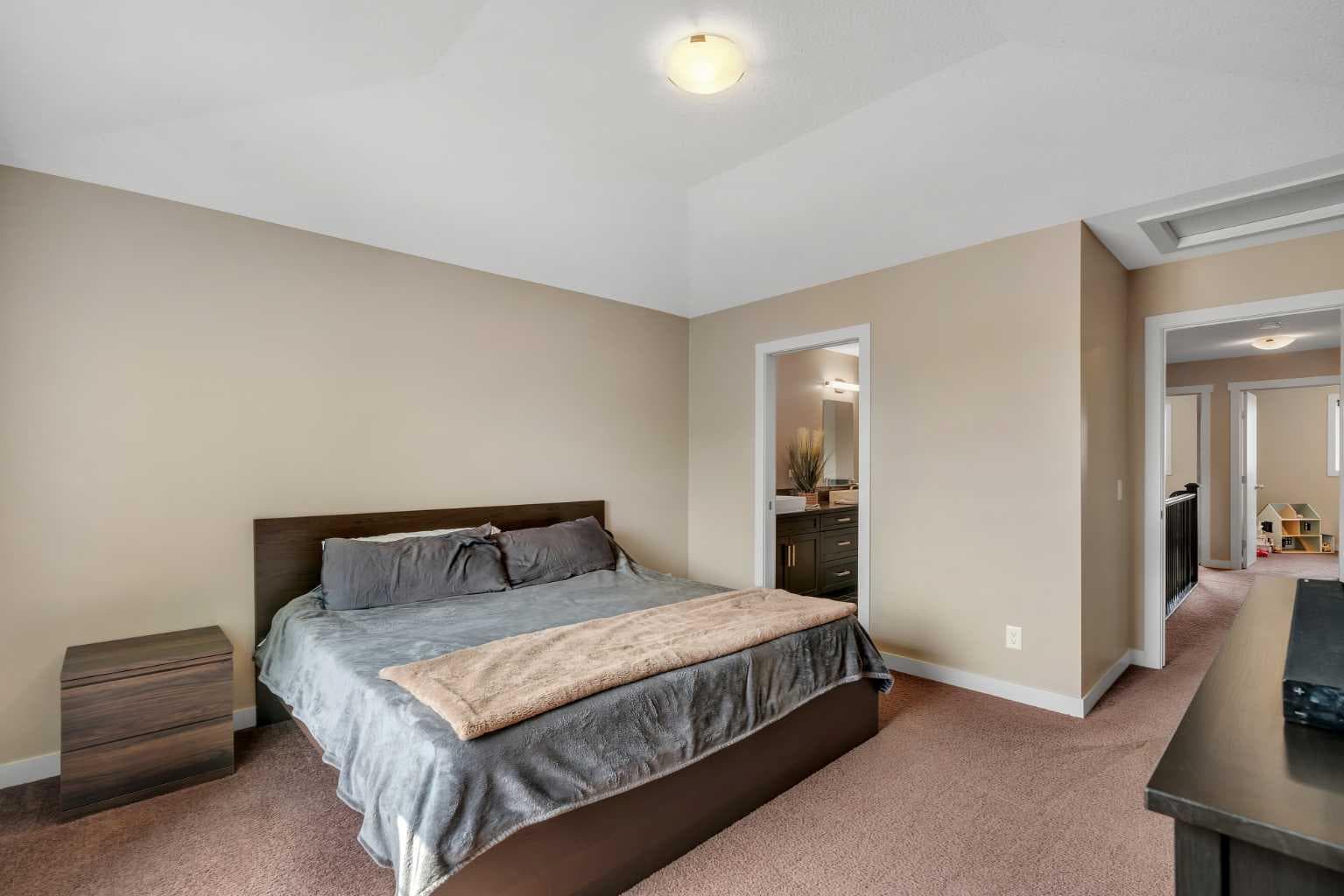 360 Marquis Heights SE