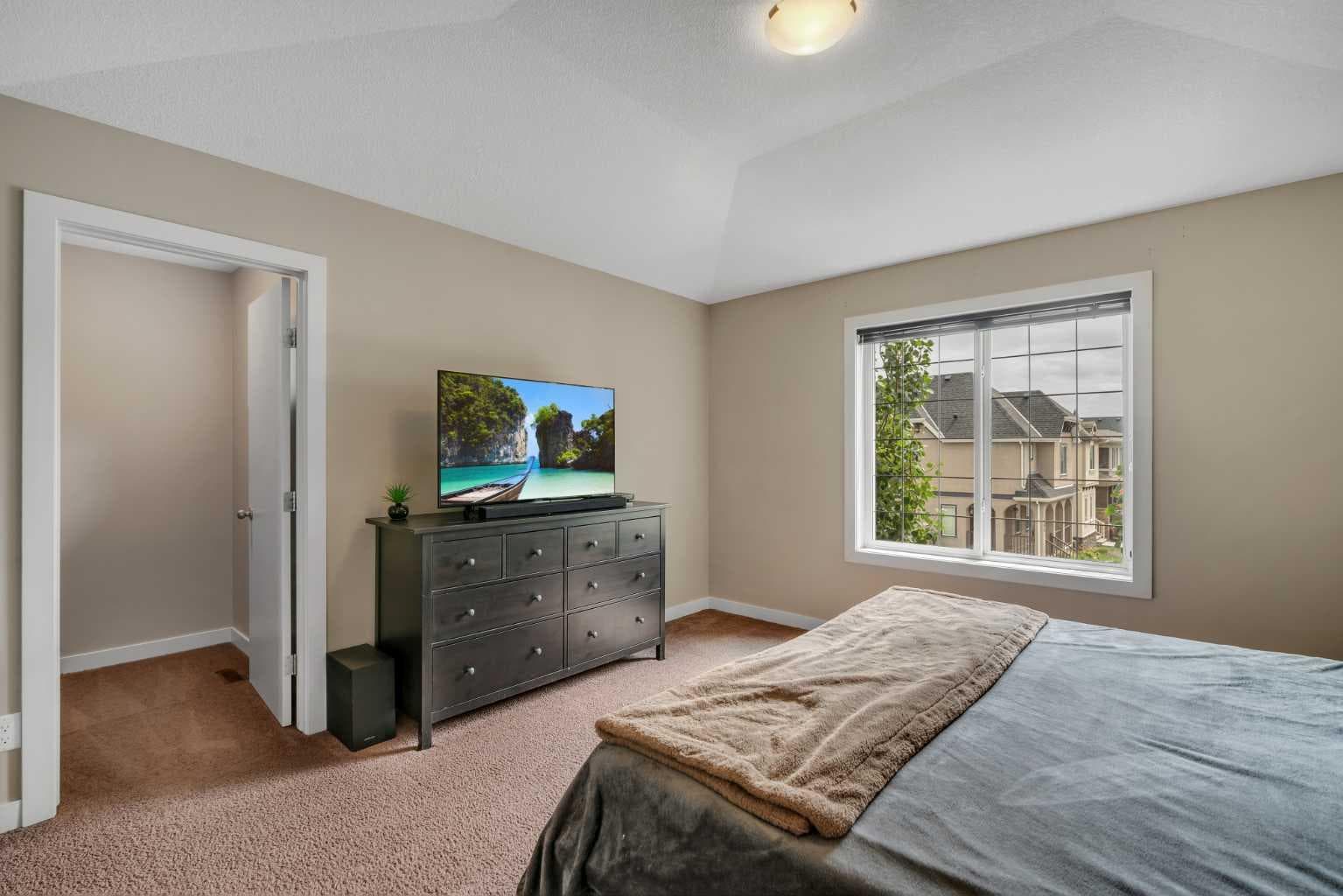 360 Marquis Heights SE