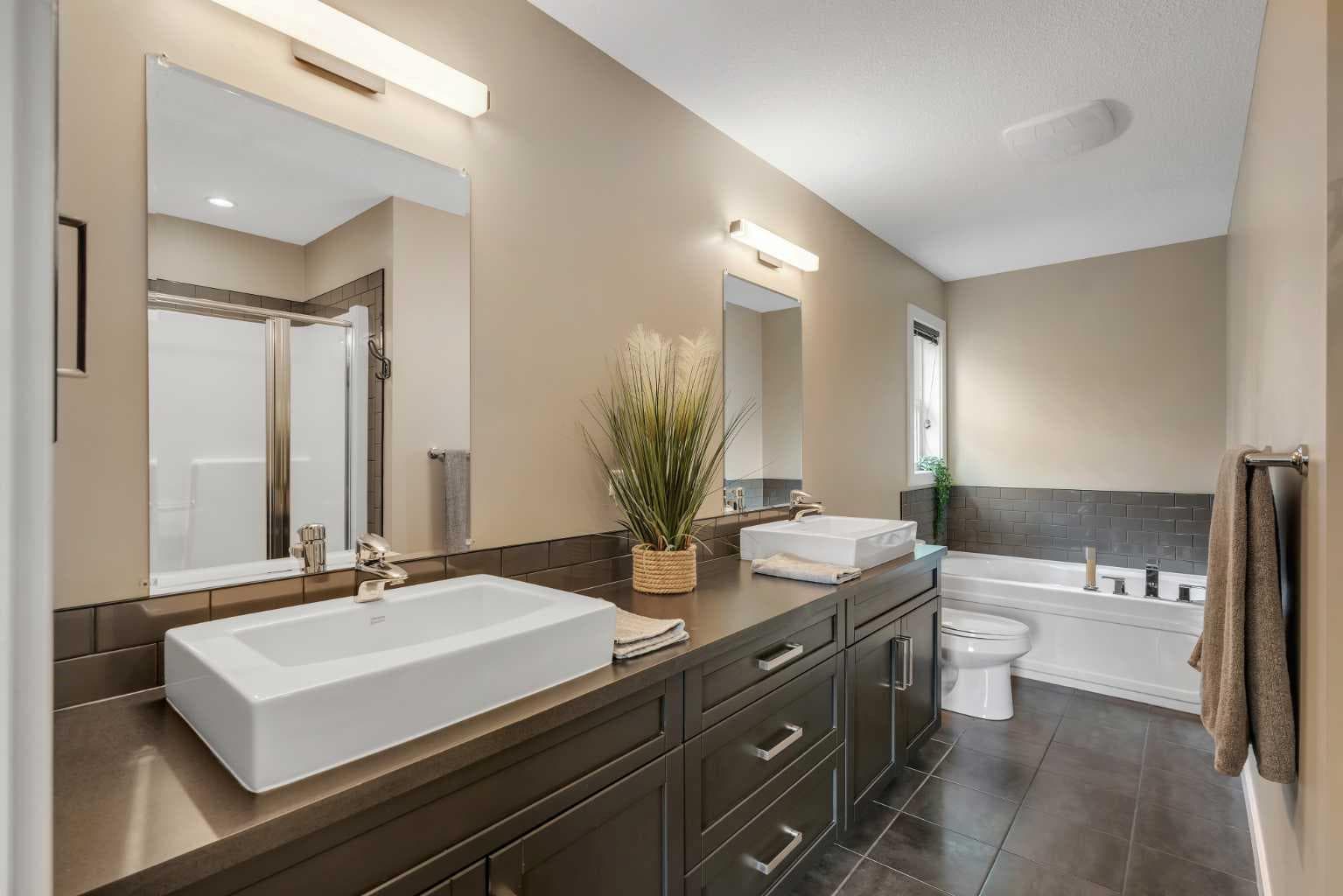 360 Marquis Heights SE