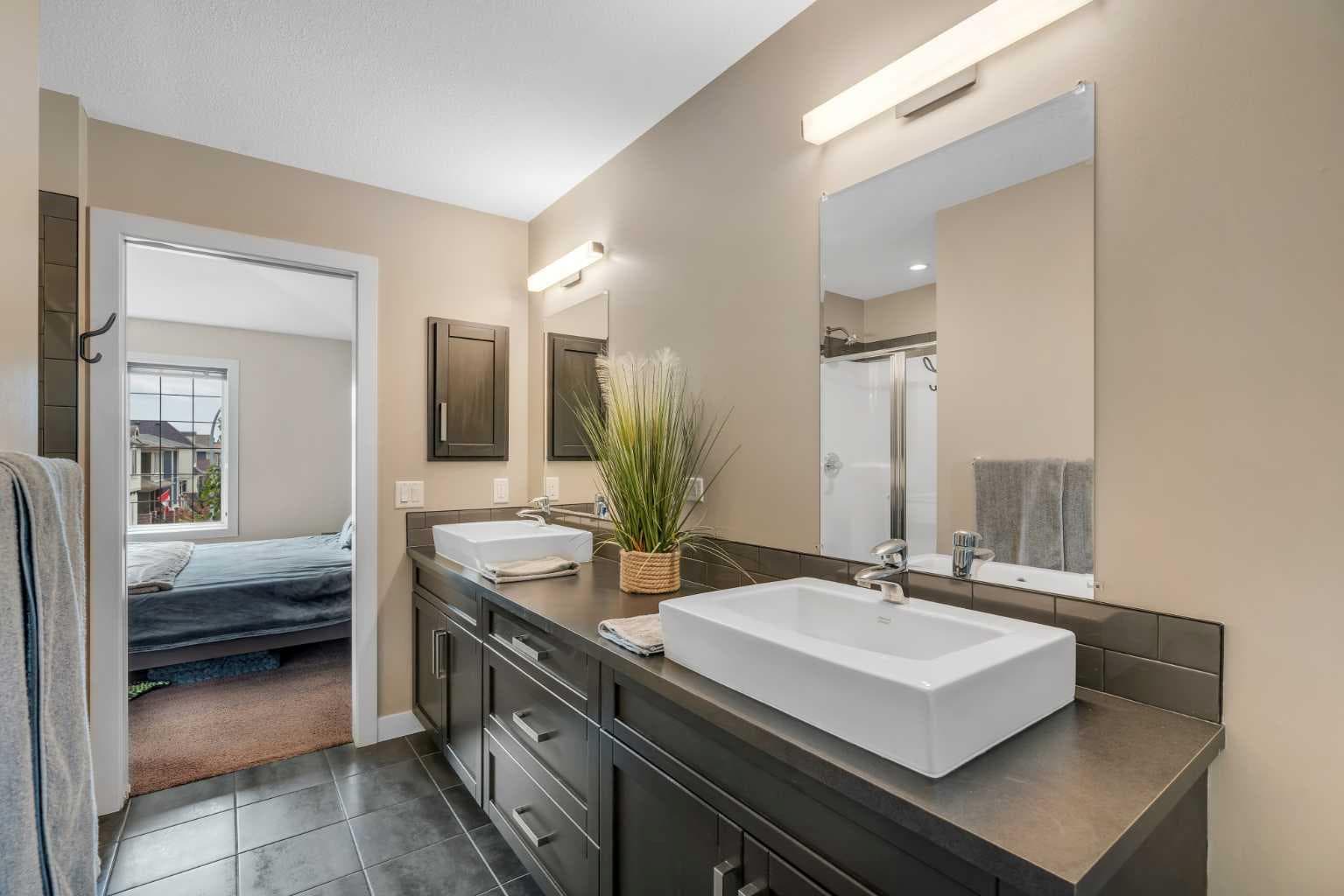 360 Marquis Heights SE