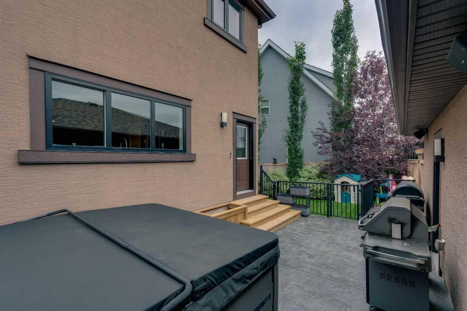 360 Marquis Heights SE