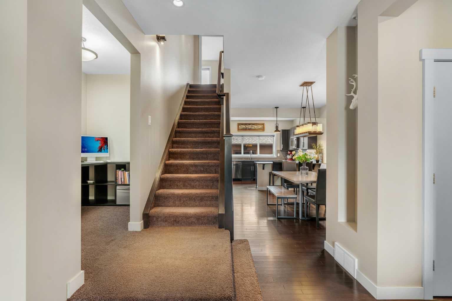 360 Marquis Heights SE