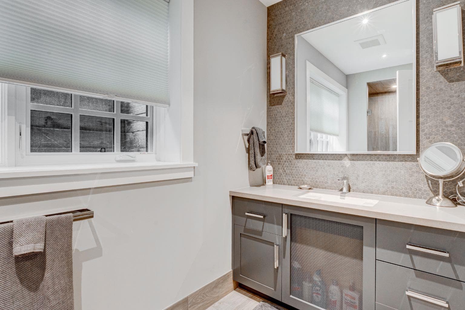 1111 Belavista Crescent SW