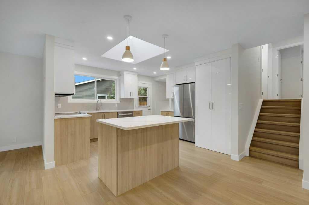 20 Bernard Way NW