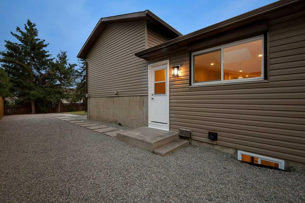 20 Bernard Way NW