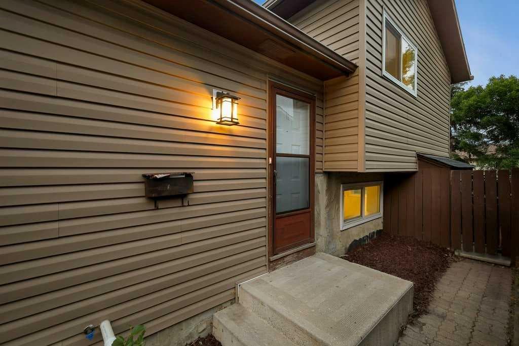 20 Bernard Way NW