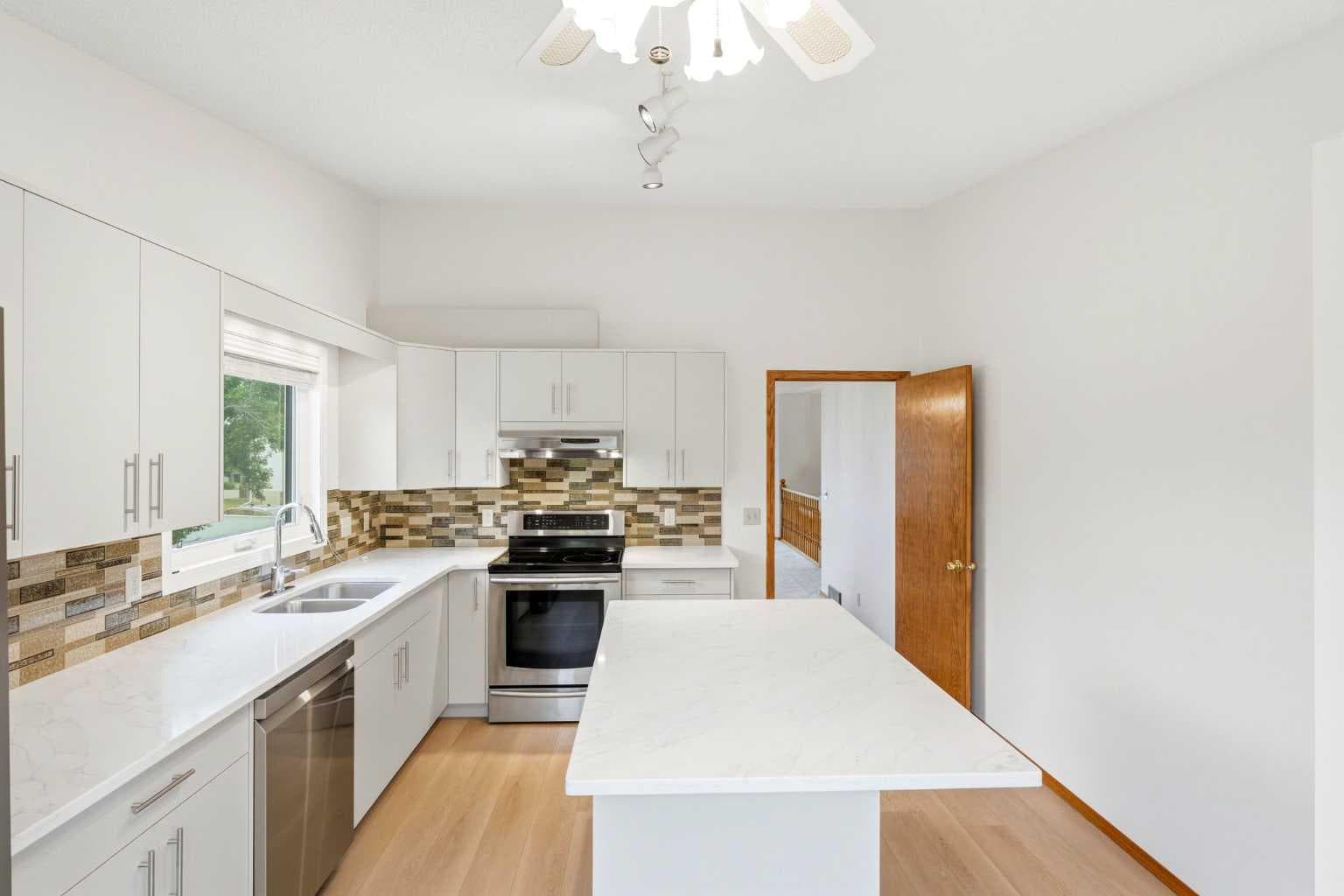 5 Sandpiper Gate NW