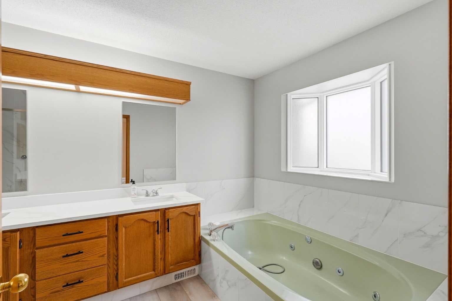 5 Sandpiper Gate NW