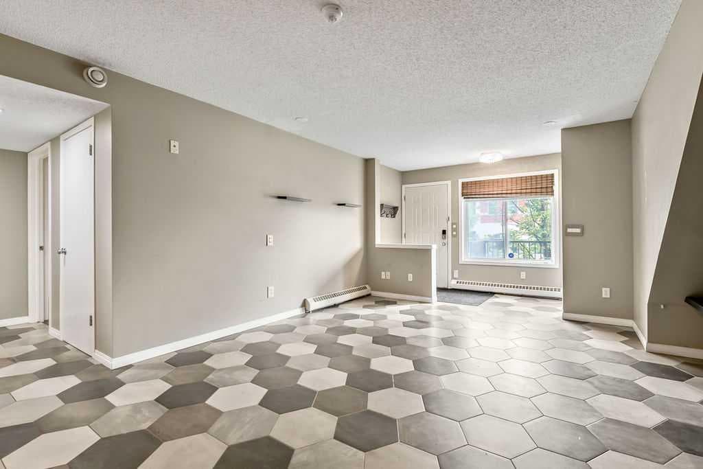 2, 21 Mckenzie Towne Gate SE