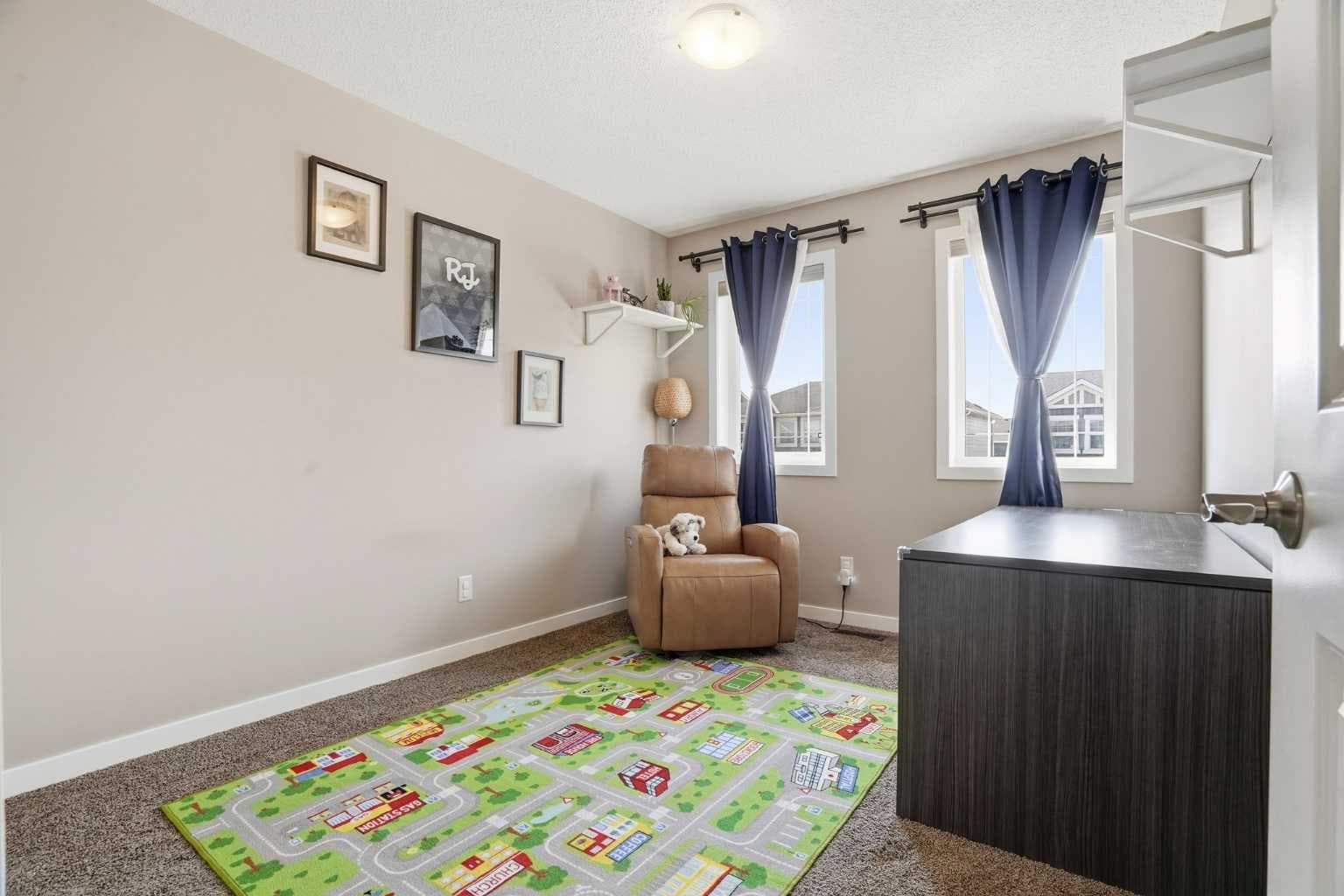 72 Redstone Common NE