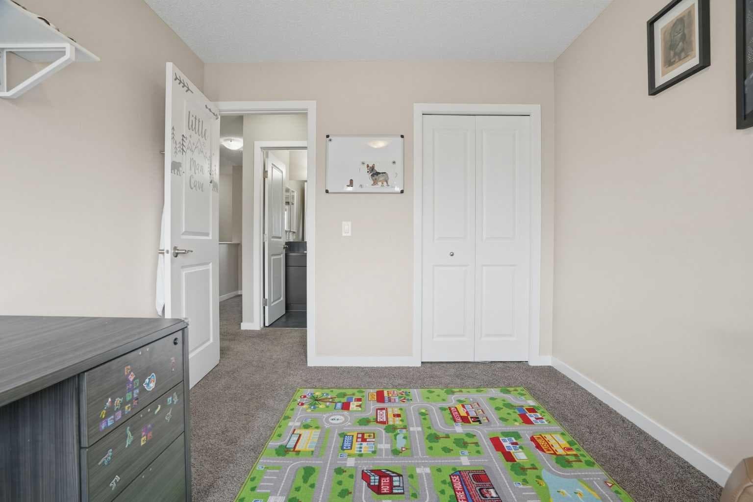 72 Redstone Common NE