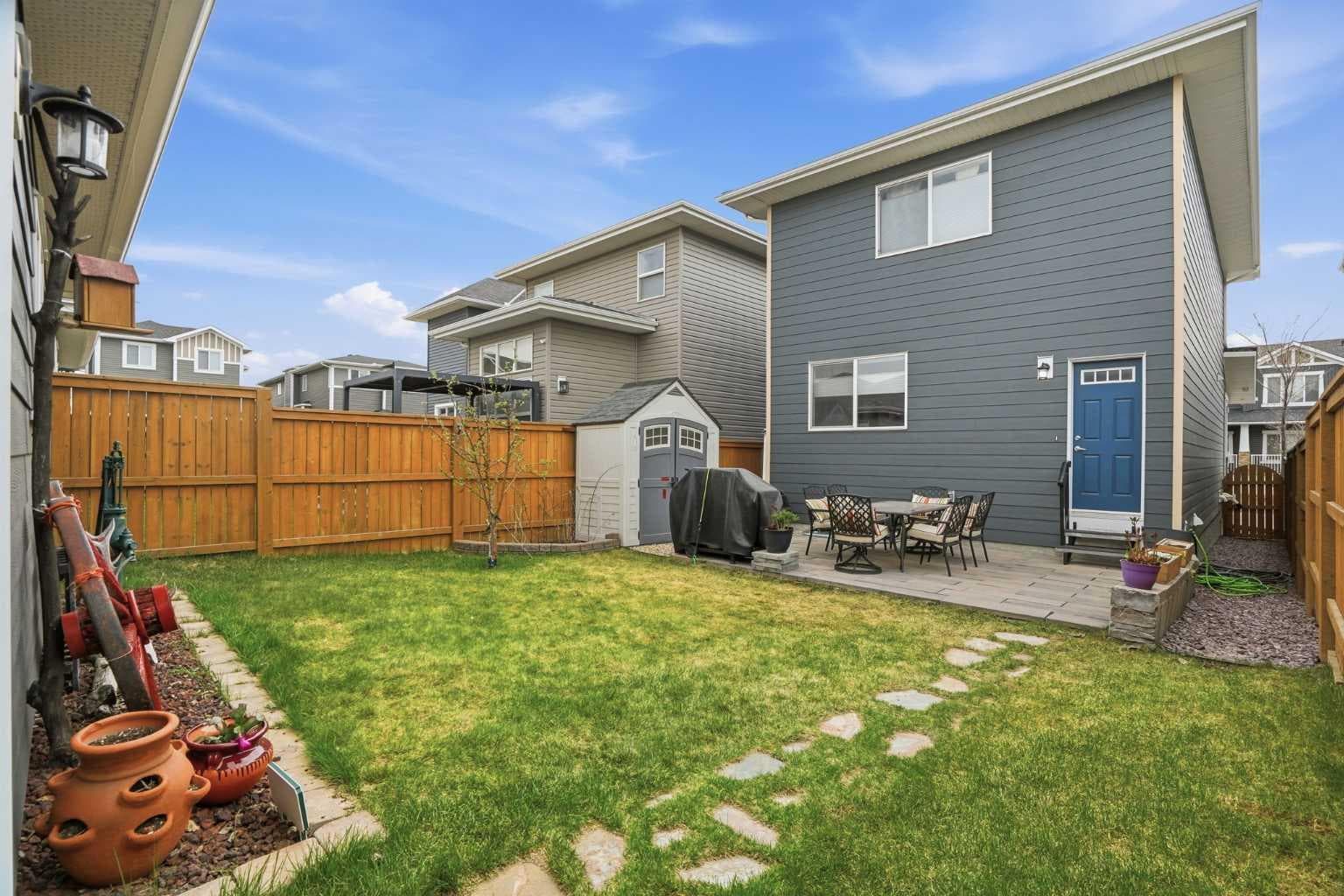 72 Redstone Common NE
