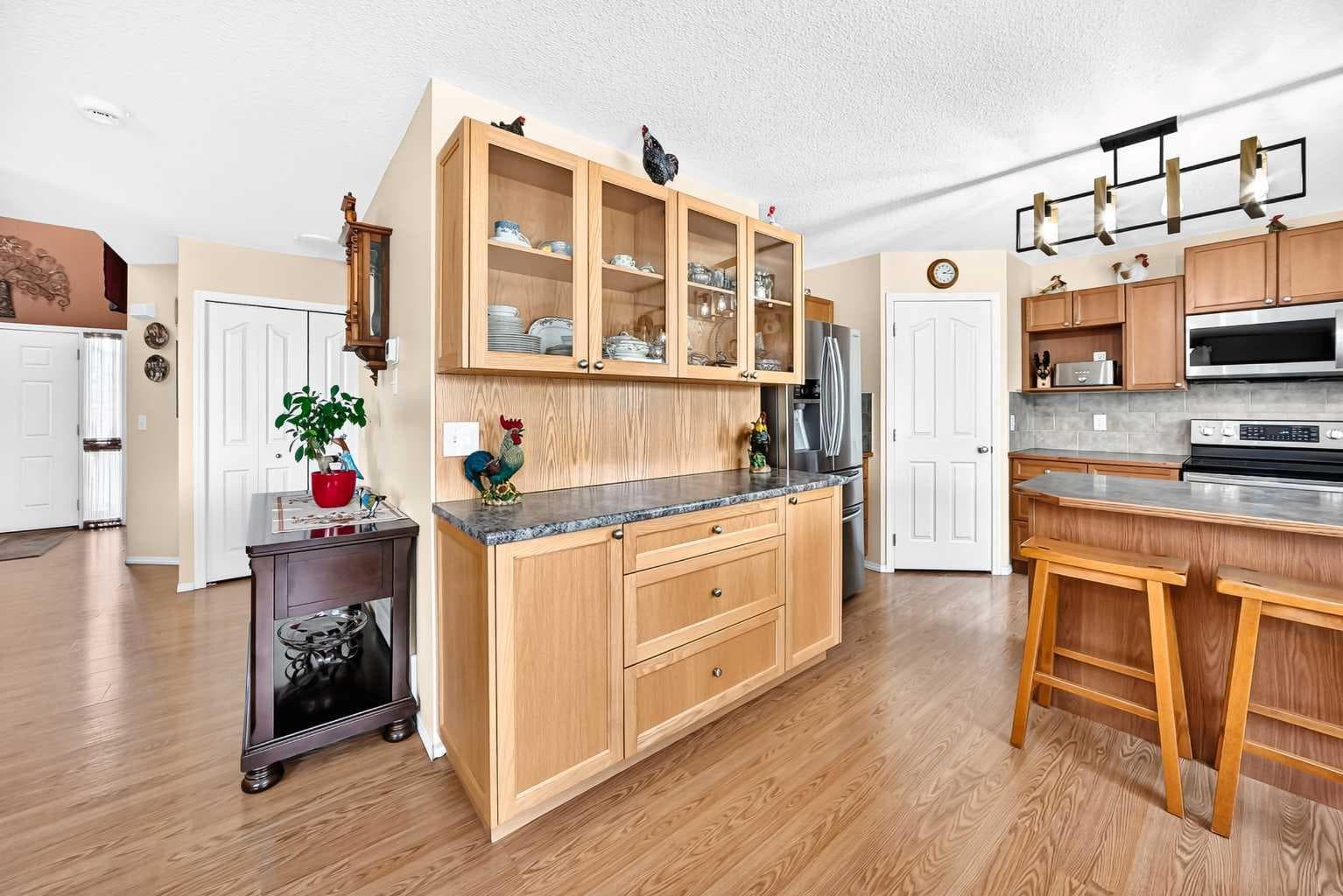 325 Luxstone Green SW