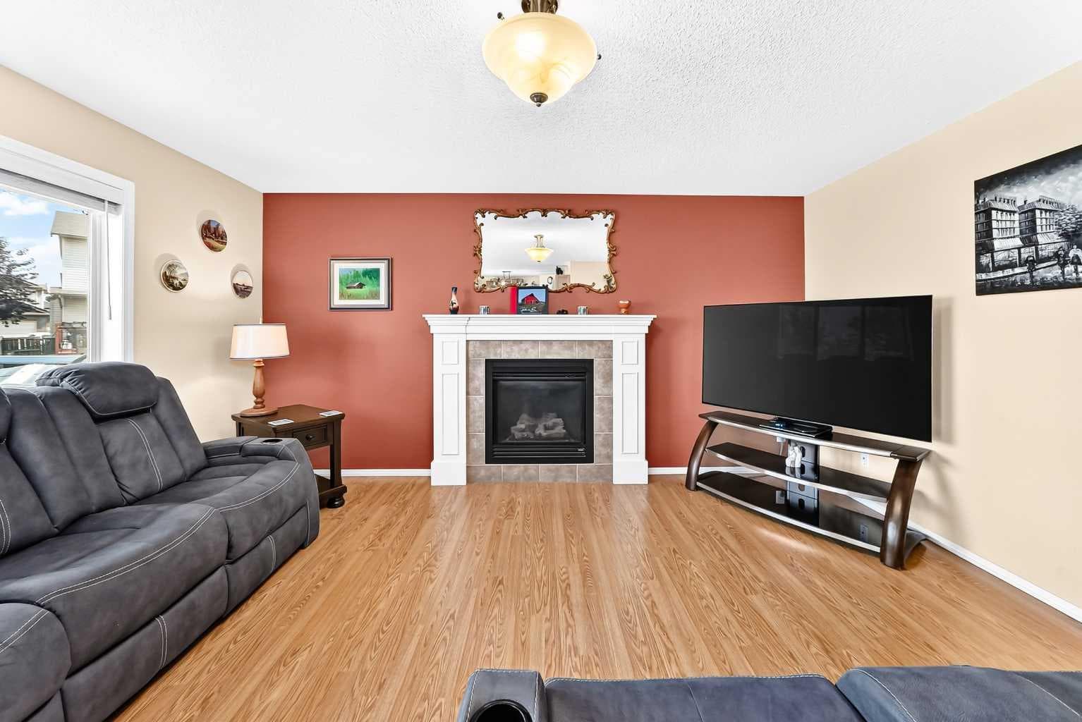 325 Luxstone Green SW