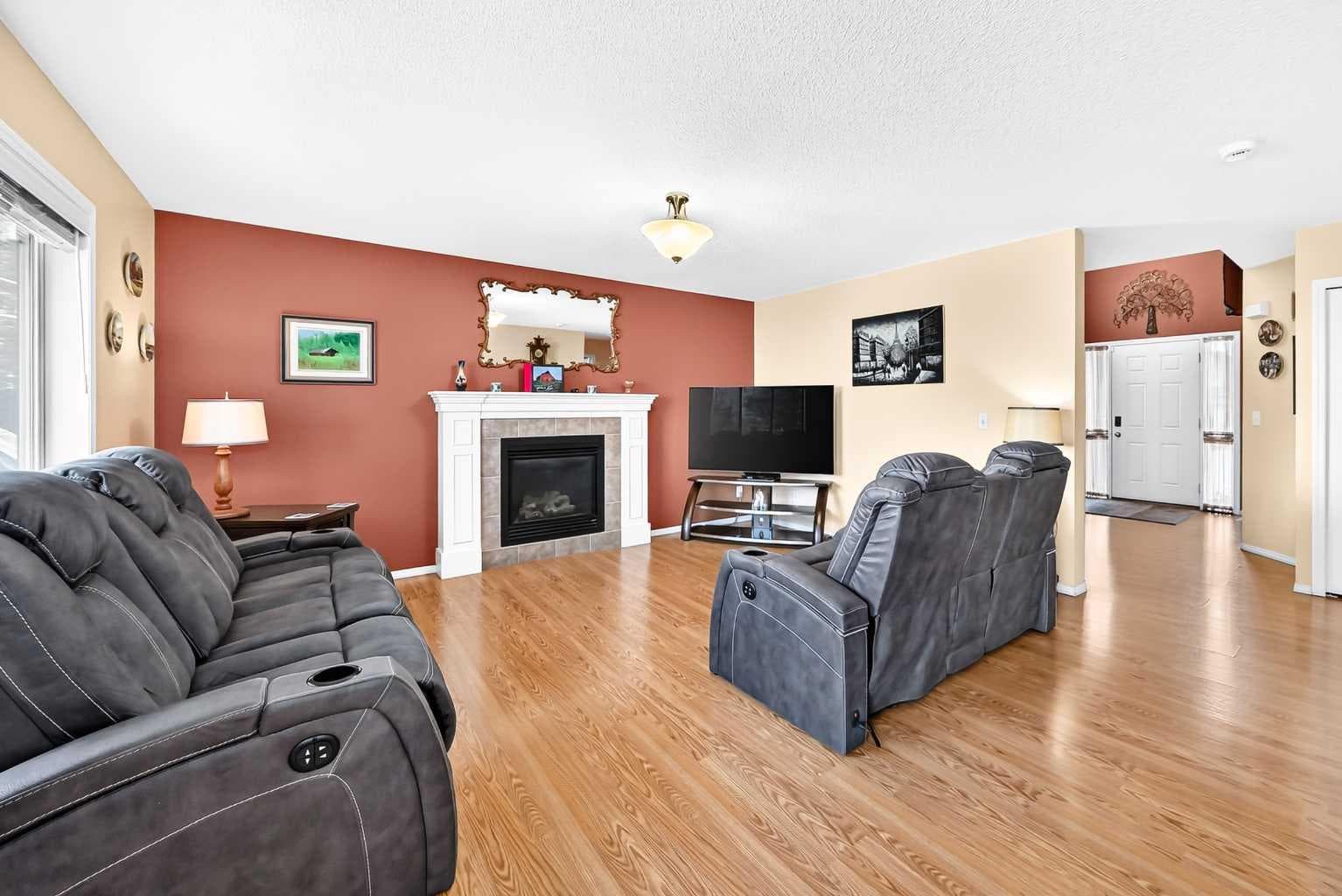 325 Luxstone Green SW